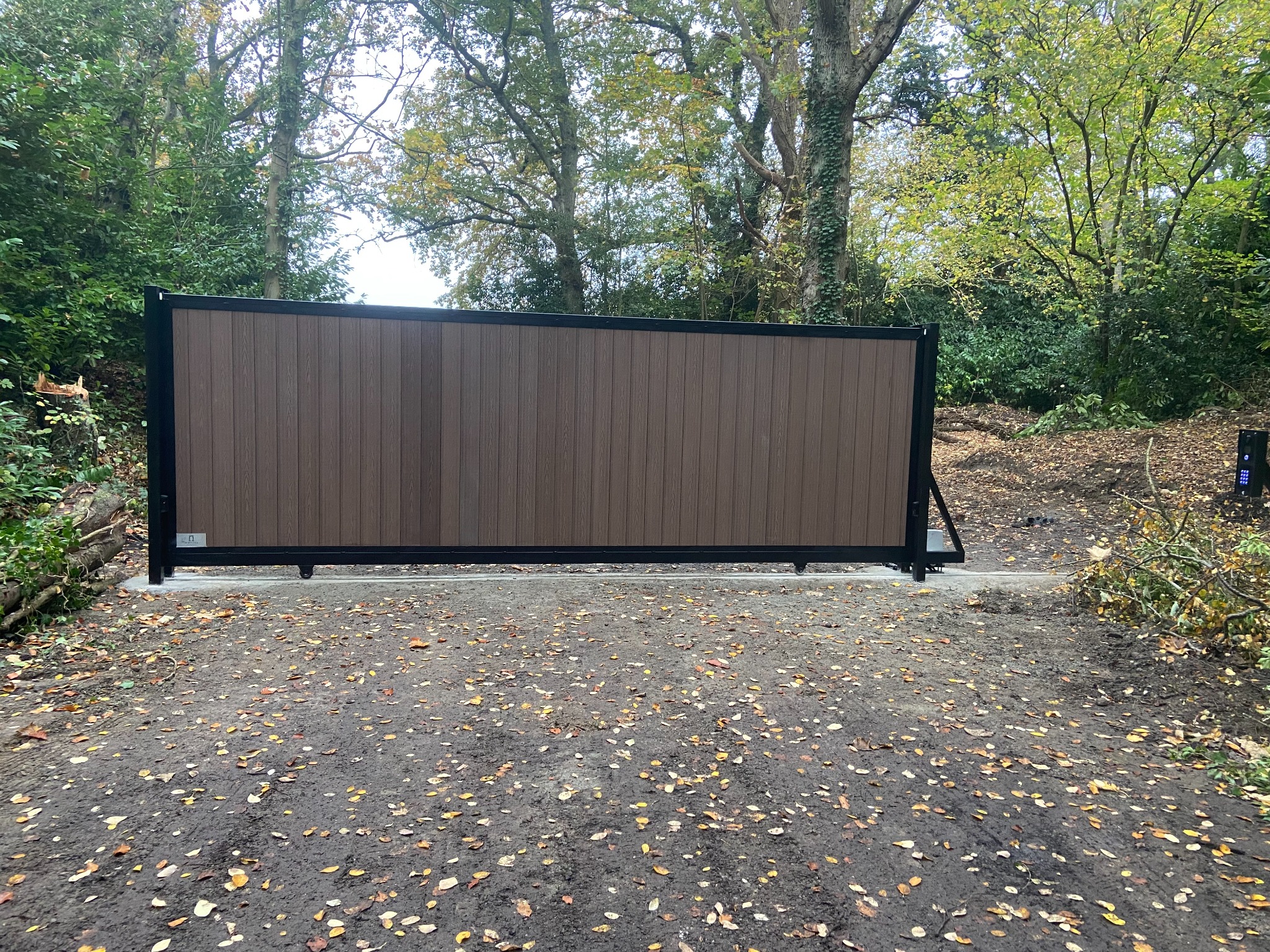 Composite sliding gate